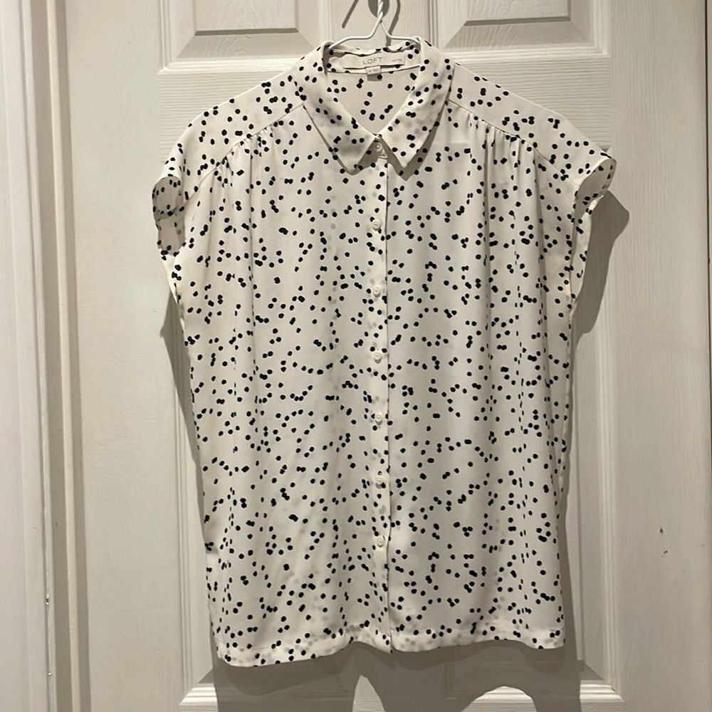 Ann Taylor LOFT NWOT Dalmatian print button down top SZ SP. small petites.